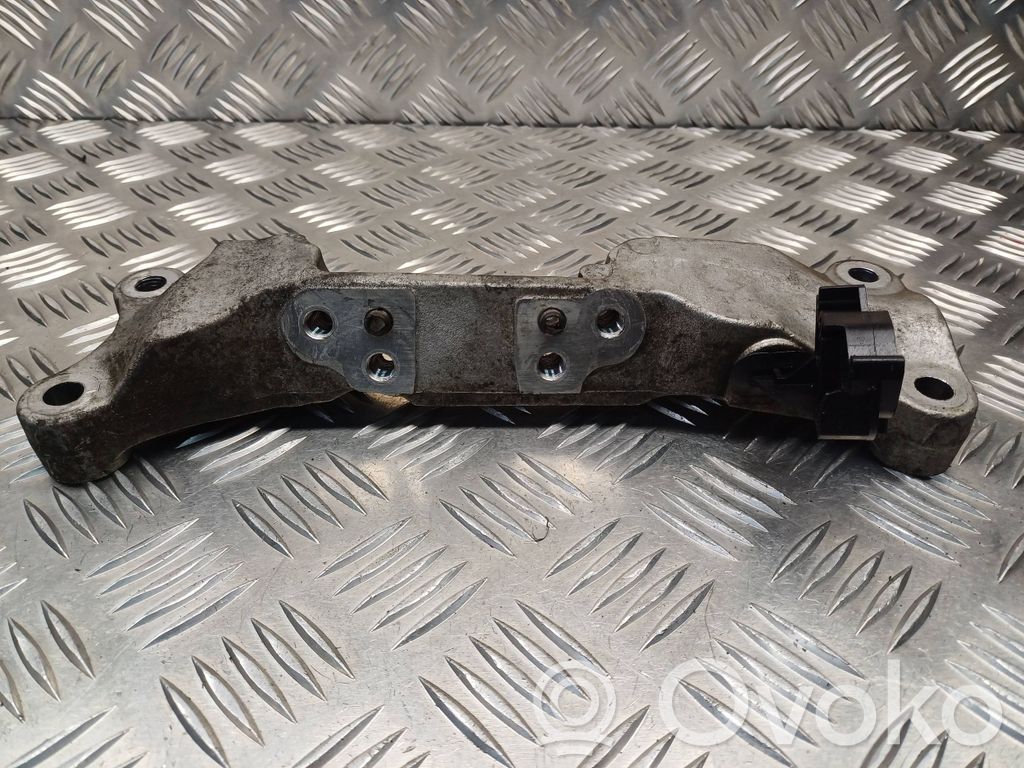 Engine mounting bracket   9654165780