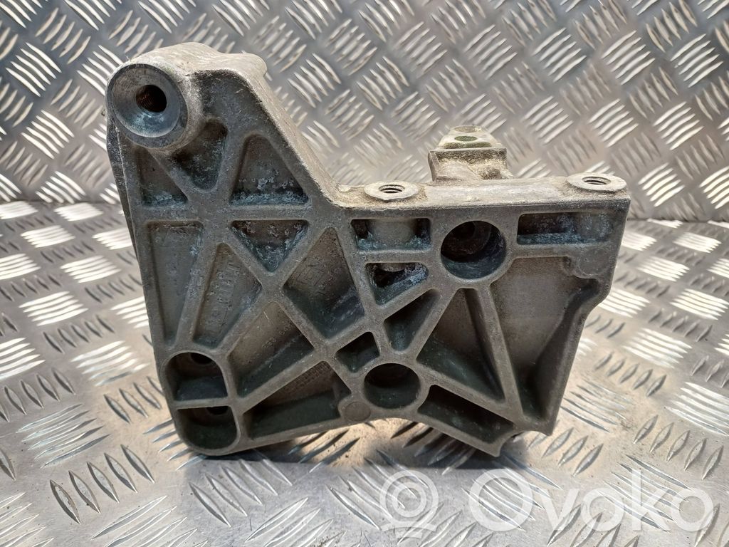 Renault Scenic II -  Grand scenic II Engine mounting bracket 