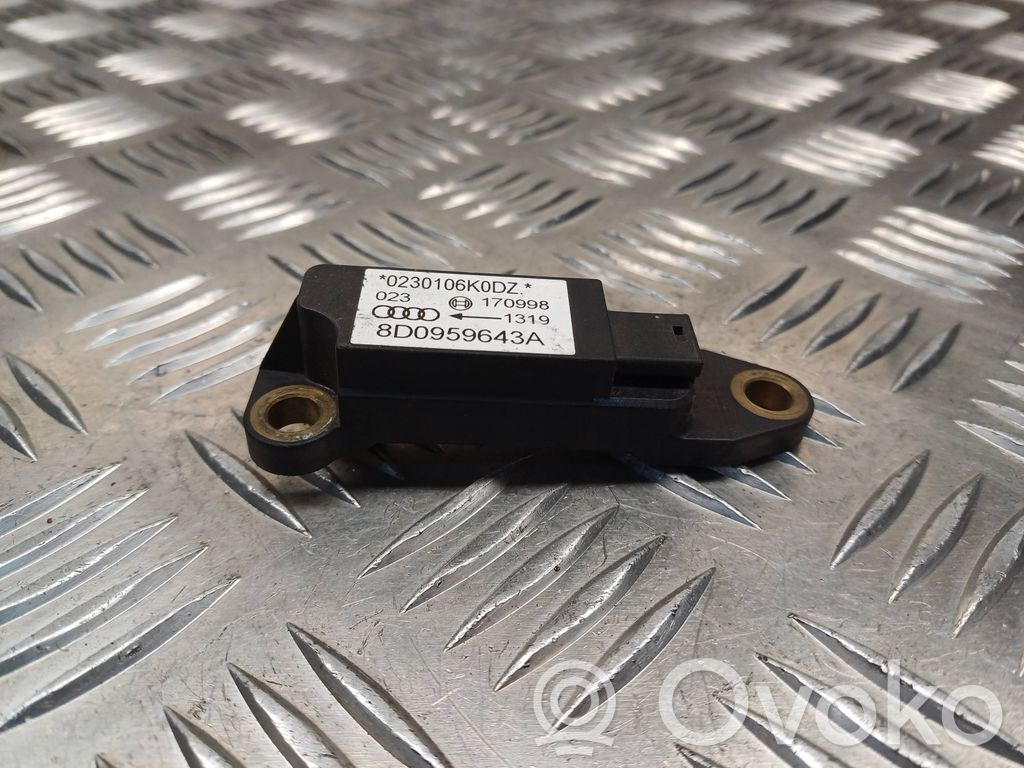 Audi A4 S4 B5 8D Airbagsensor Crashsensor Drucksensor 