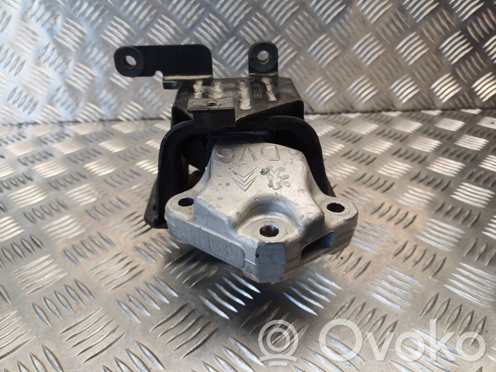 Citroen Berlingo Engine mount bracket 