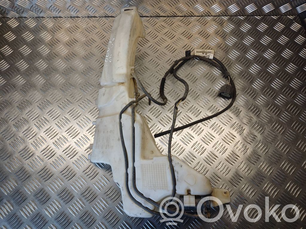 Ford Focus Logu šķidruma tvertne 