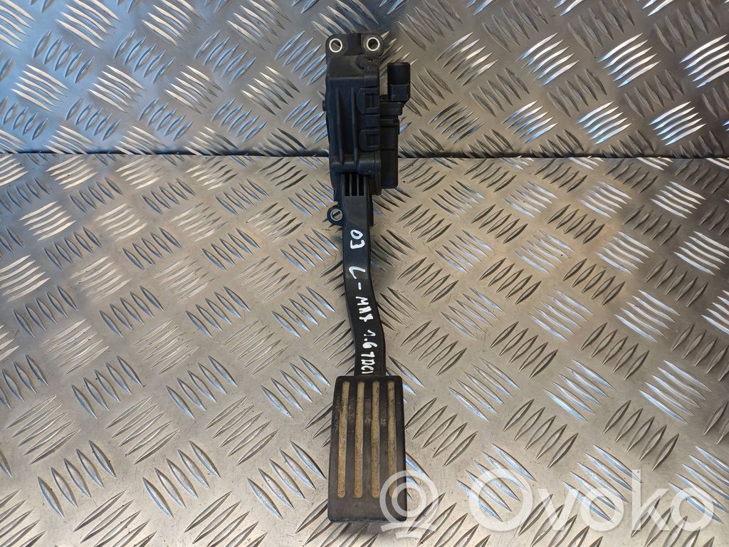 Akceleratoriaus pedalas   3M519F836AE