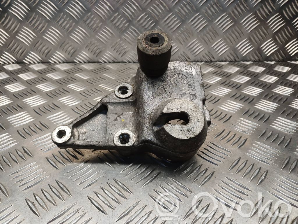 Citroen C5 Engine mounting bracket 
