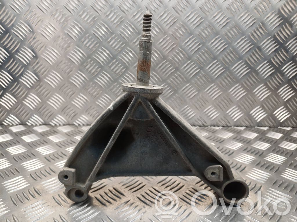 Renault Laguna II Gearbox mounting bracket 