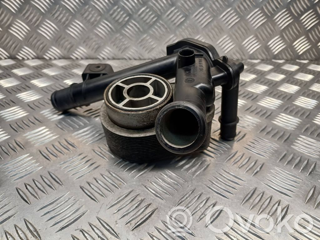 Renault Clio III Oil filter mounting bracket 