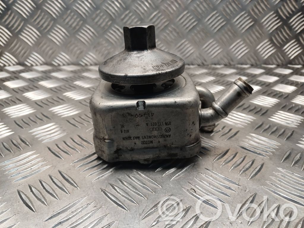 Audi A6 S6 C5 4B Halterung Ölfilter / Ölkühler 