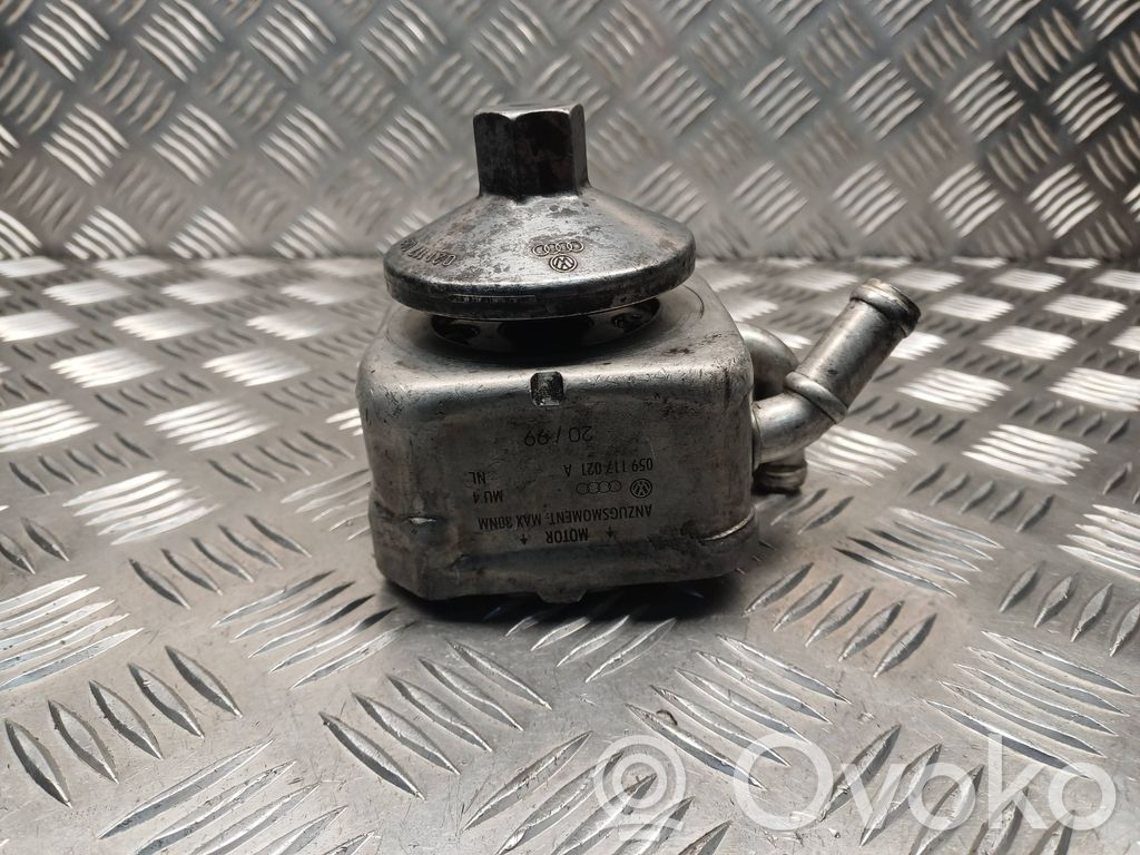 Volkswagen PASSAT B5.5 Halterung Ölfilter / Ölkühler 