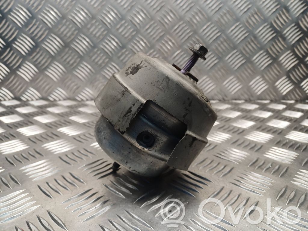 Engine mount bracket   8E0199382K