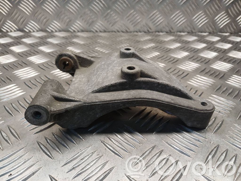 A/C compressor mount bracket   059260885E