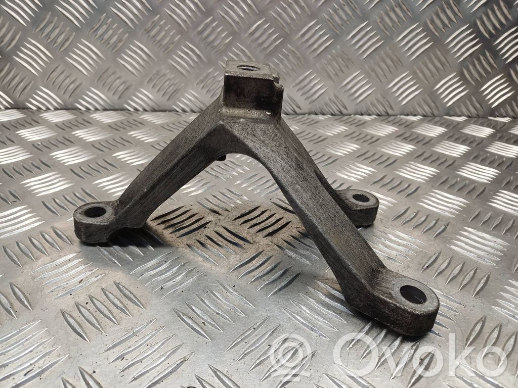 Ford Focus Gearbox mounting bracket 