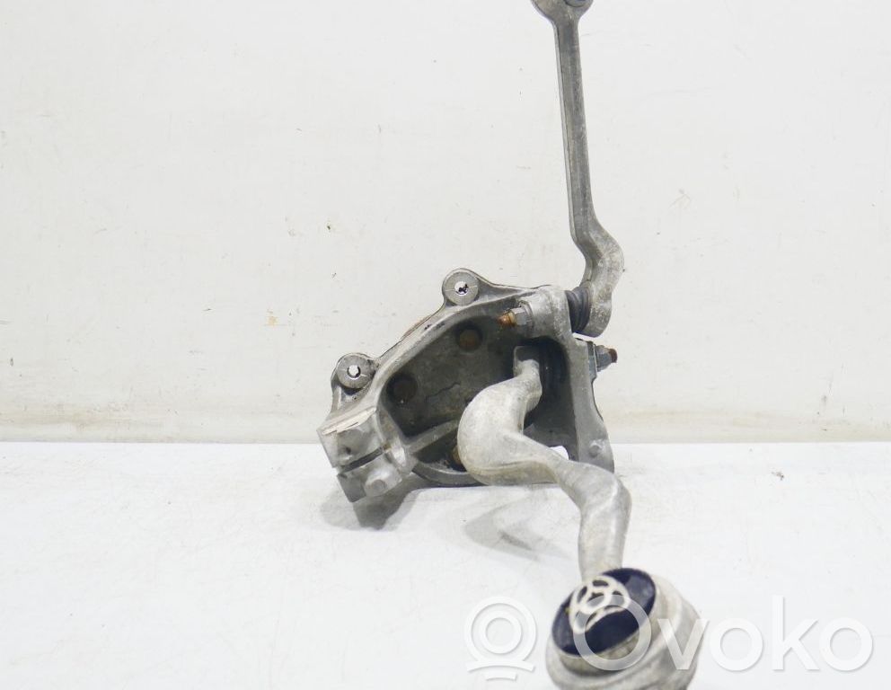 Achsschenkel vorne   677321004