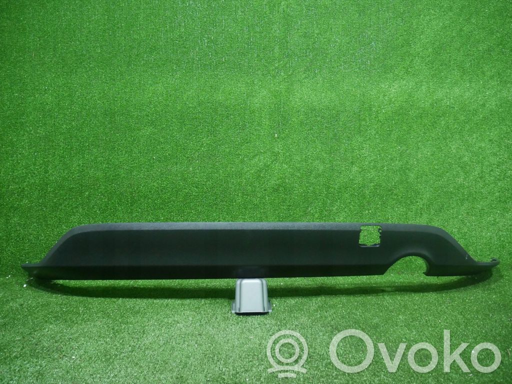 Ford Focus Moldura inferior del parachoques trasero 
