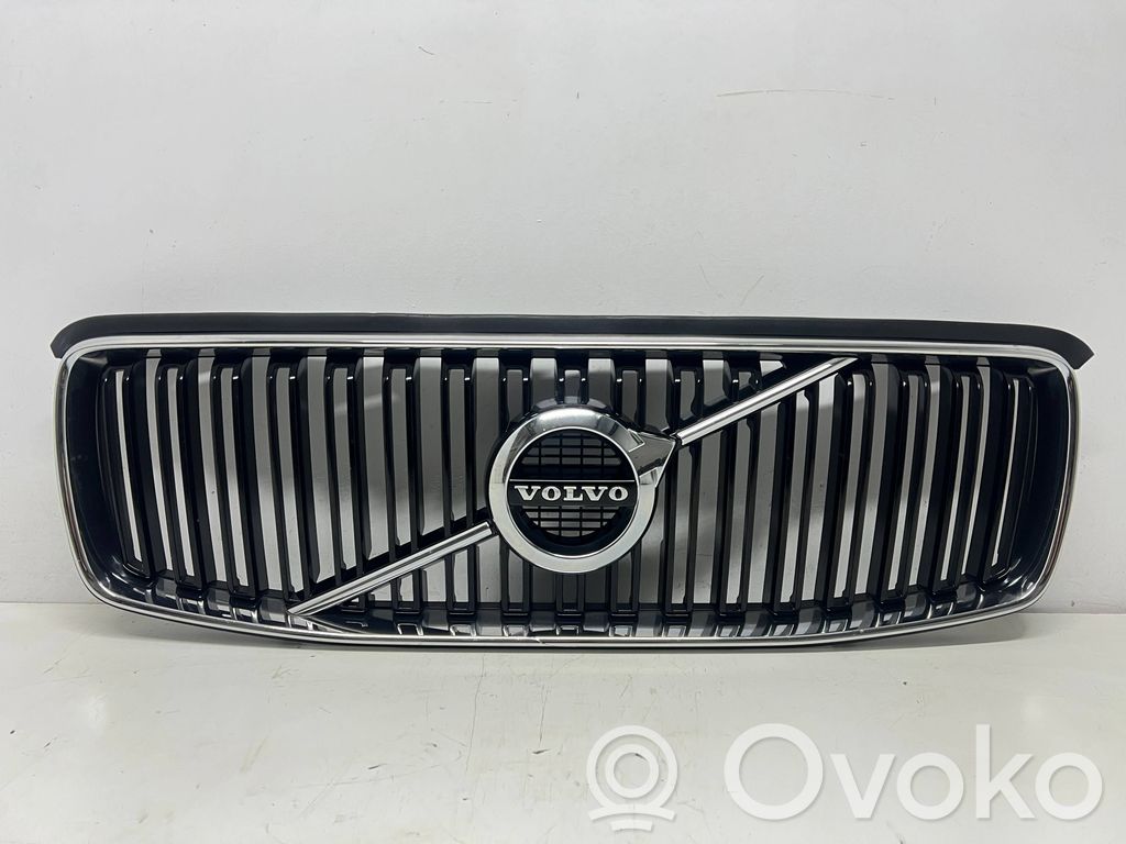 Volvo XC90 Etupuskurin ylempi jäähdytinsäleikkö 