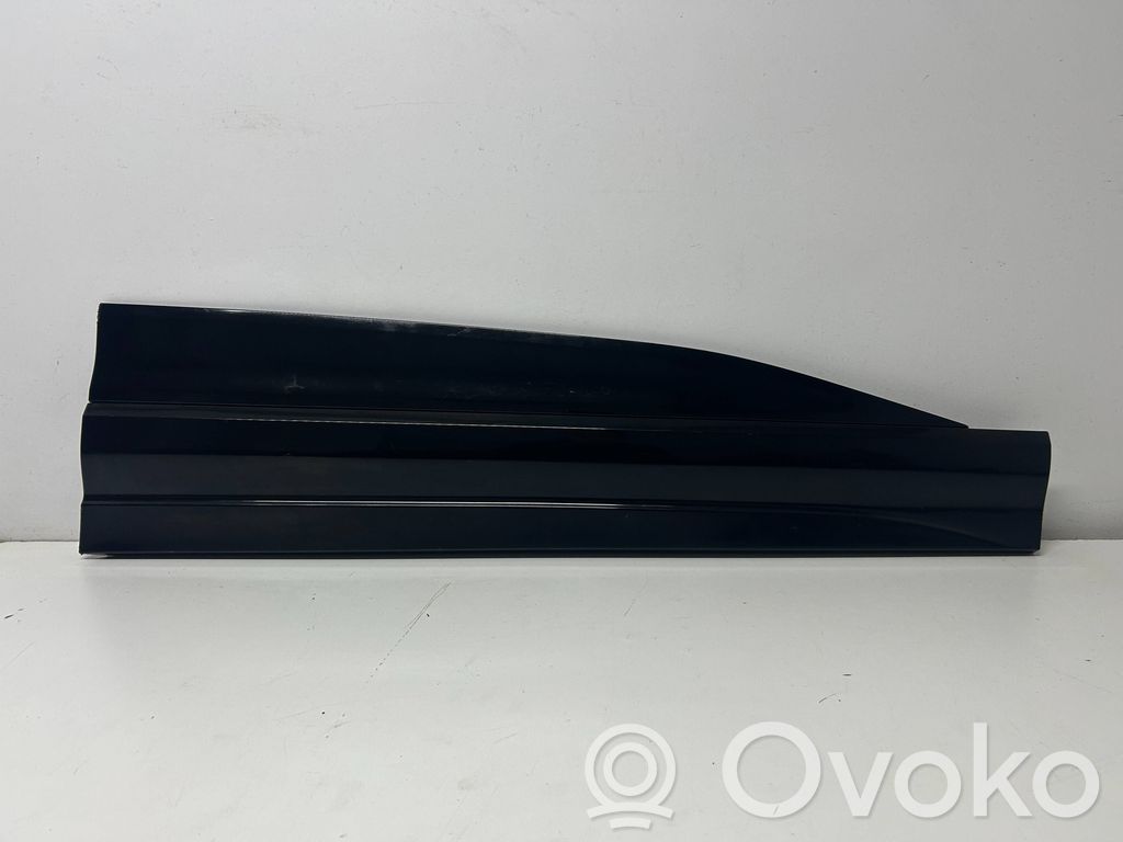 Audi Q6 e-tron Etuoven lista (muoto) 