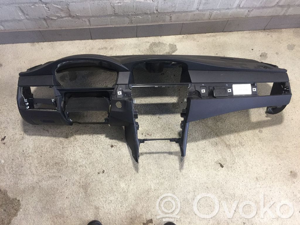 Dashboard   6960812,696081203,M57D25