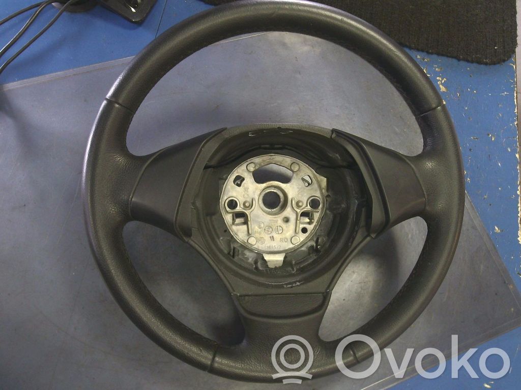 Volant   32306771411,32306763077,71178194