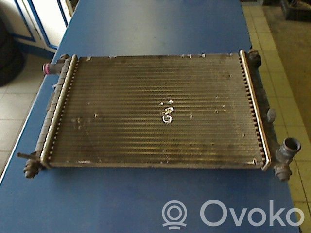 Ford Puma Radiateur de refroidissement 
