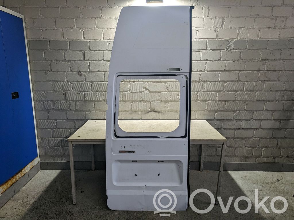 Ford Transit aizmugurējais borts 