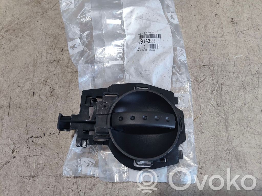 Citroen C2 Front door interior handle 