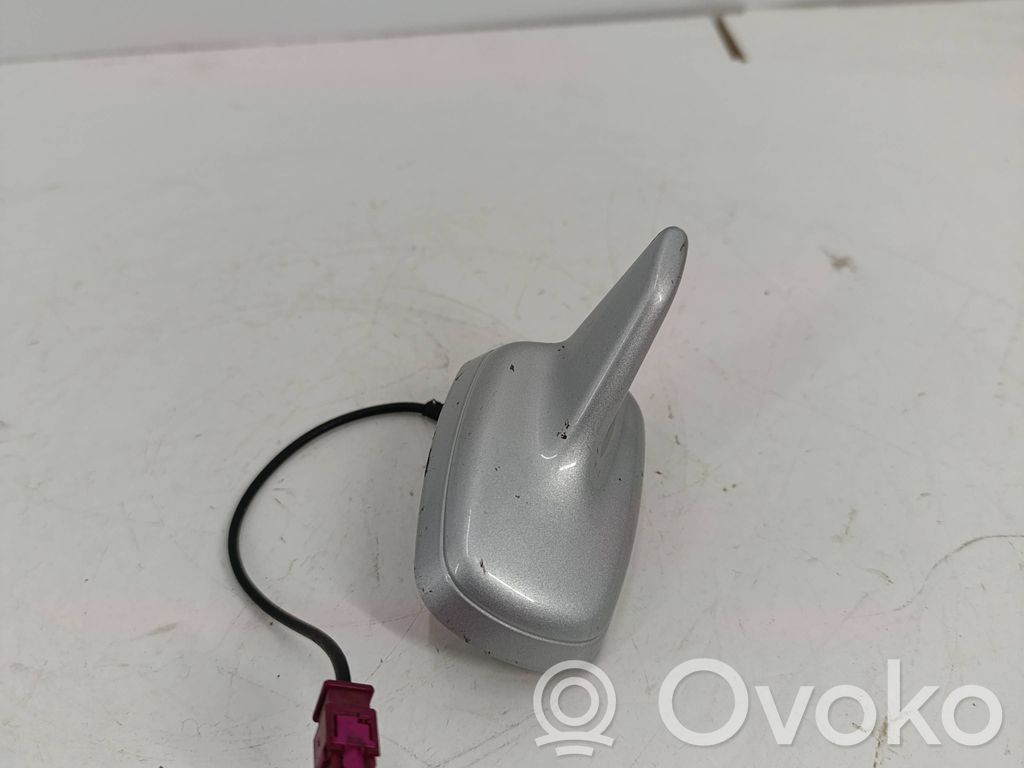 Audi A4 S4 B8 8K GPS-pystyantenni 