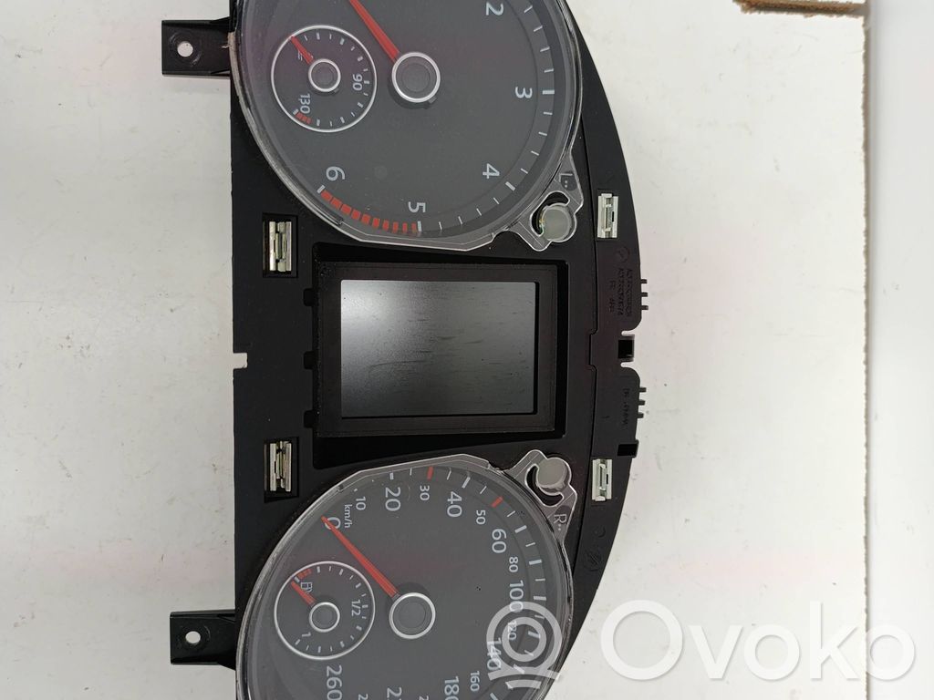 Volkswagen PASSAT B7 Tachimetro (quadro strumenti) 