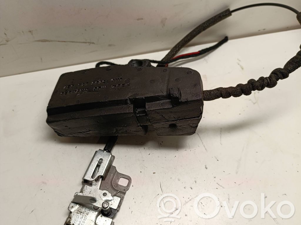 Audi A8 S8 D3 4E Aizmugurējā pārsega slēdzene 