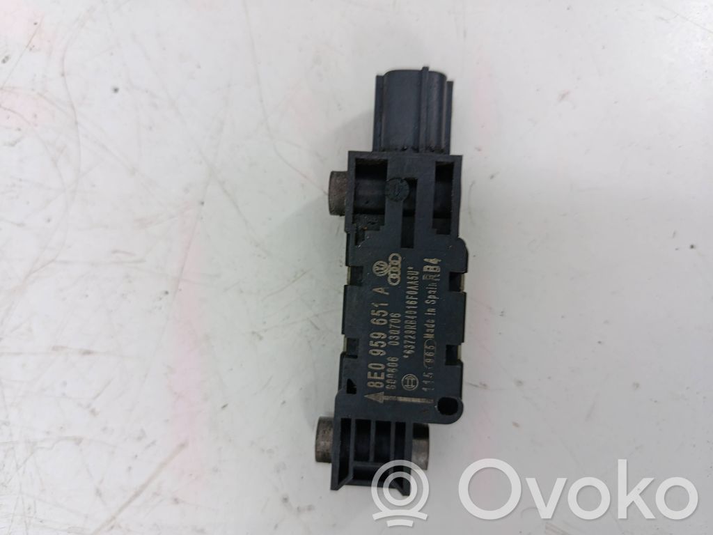 Audi A4 S4 B7 8E 8H Датчик удара надувных подушек 