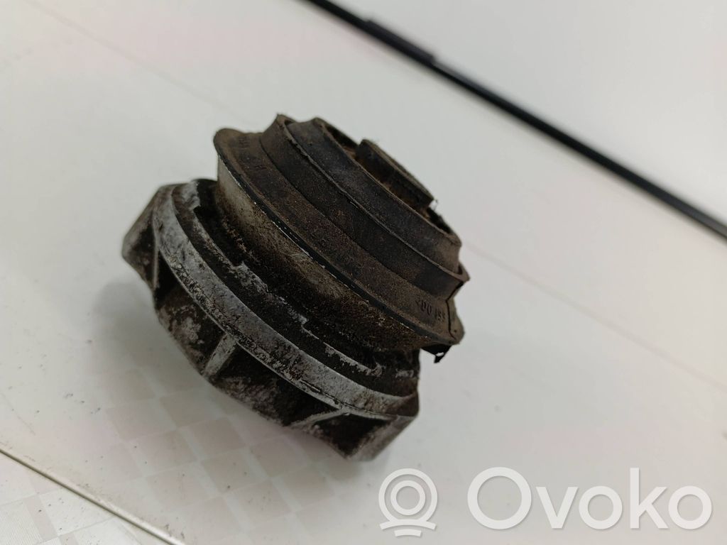 Audi A8 S8 D2 4D Engine mount bracket 