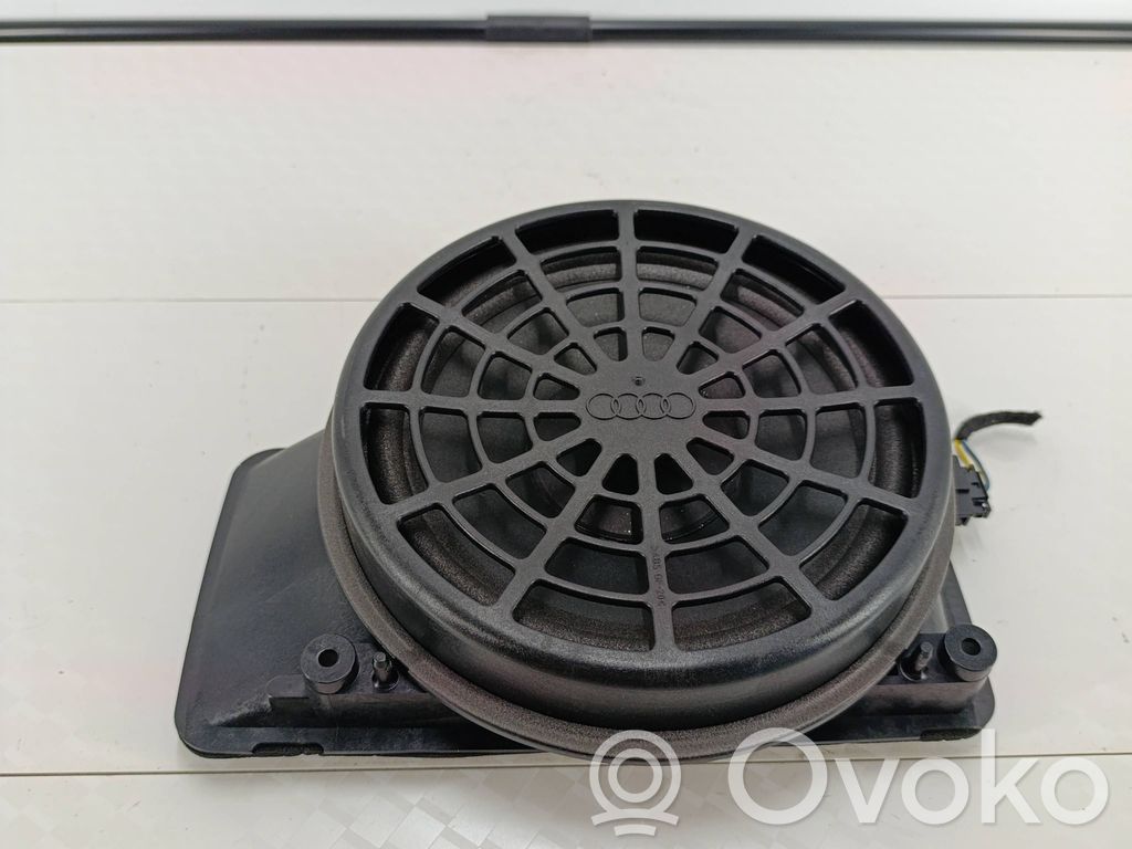 Audi A4 S4 B8 8K Altavoz subwoofer 