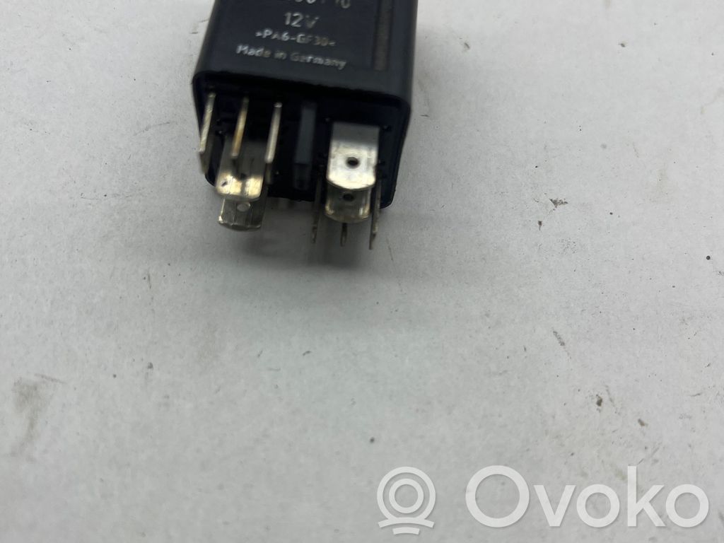 Audi A6 S6 C4 4A Muu rele 