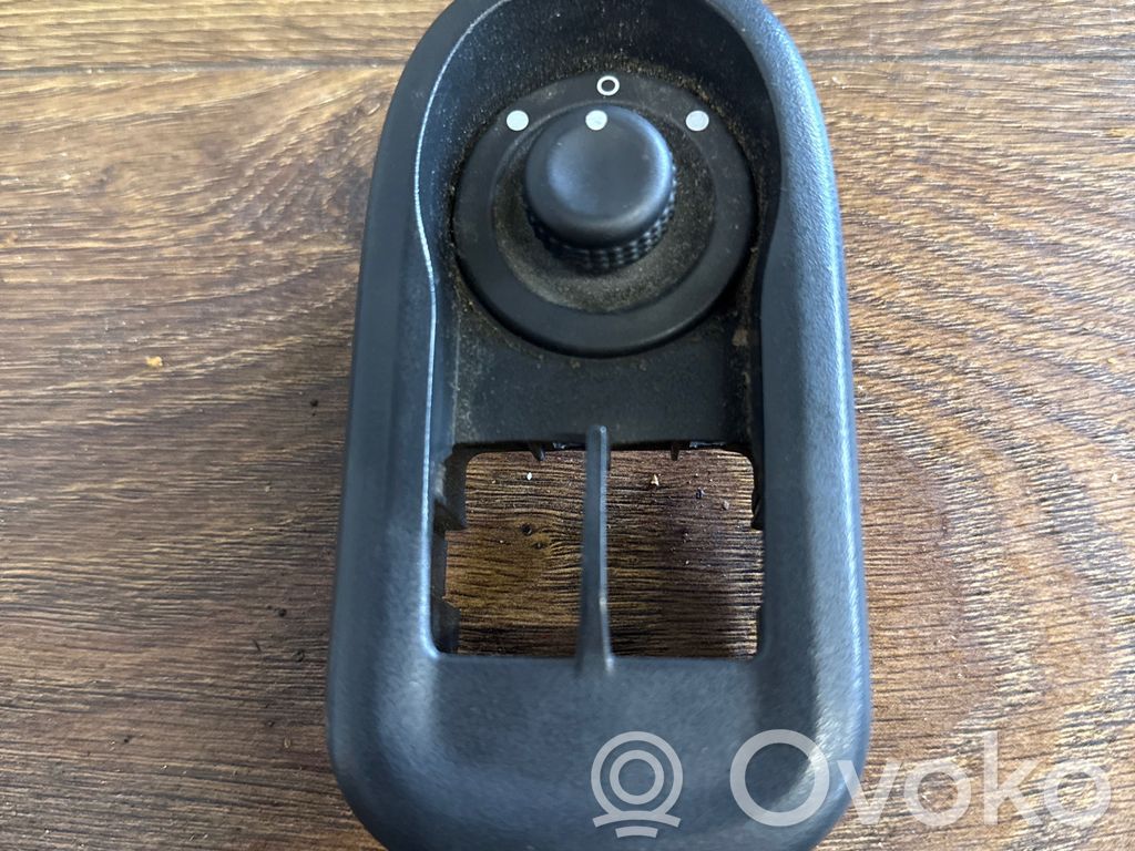 Renault Master III Electric window control switch 