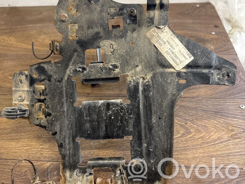 Renault Master III Other engine bay part 