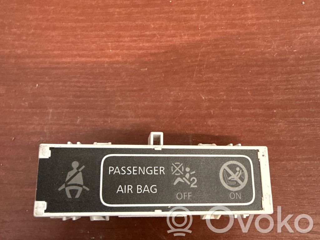 Renault Master III Seat belt warning relay 