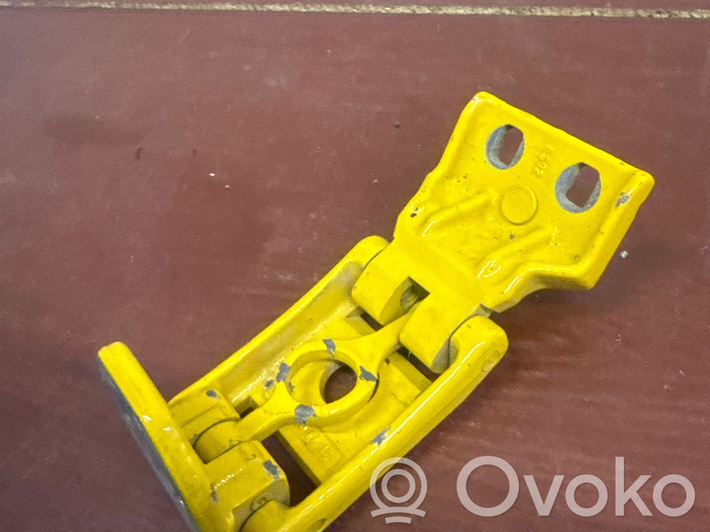 Renault Master III Rear door upper hinge 