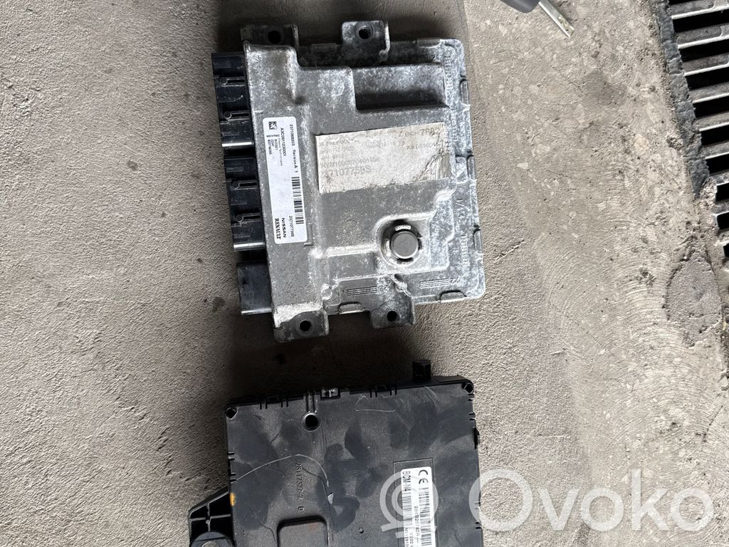 Nissan NV400 Engine control unit/module 