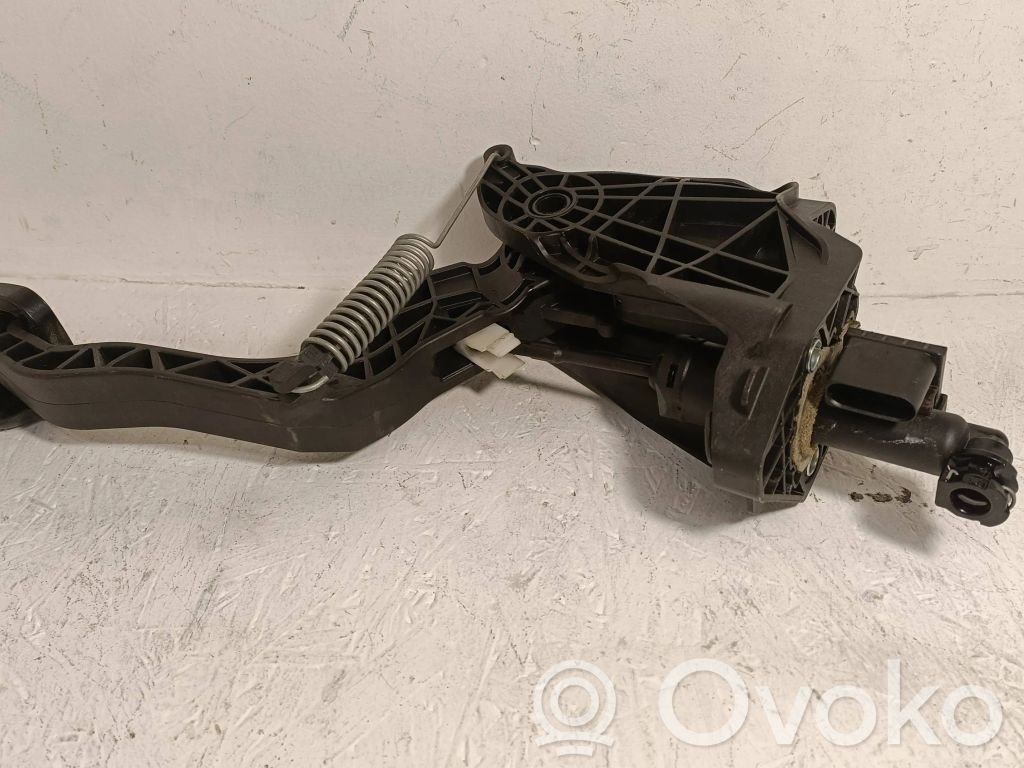 Pedał sprzęgła   6R1721059T,101536Y