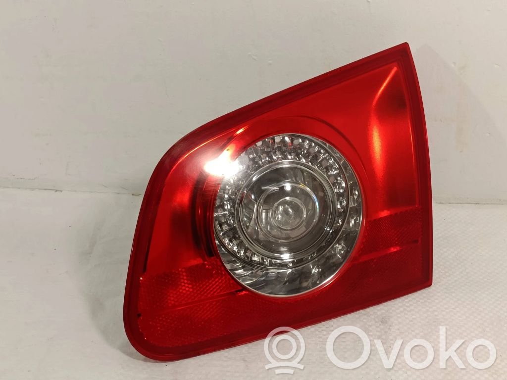 Lampy tylnej klapy bagażnika   3C994509,440204