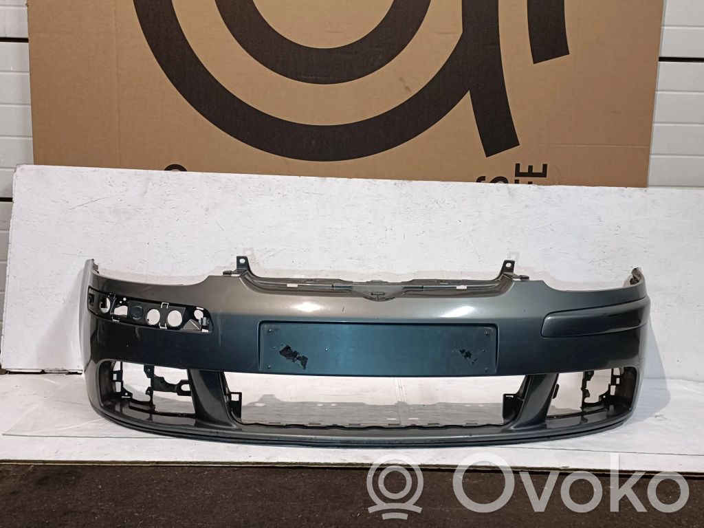 Volkswagen Golf V Передний бампер 