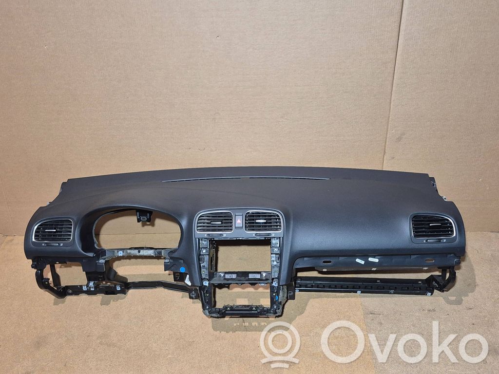 Volkswagen Golf VI Panel de instrumentos 