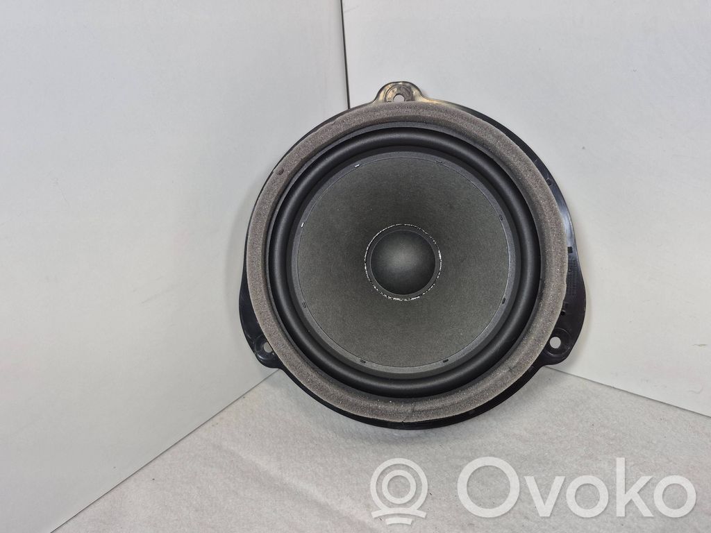 Audi Q5 SQ5 FY Takaoven kaiutin 