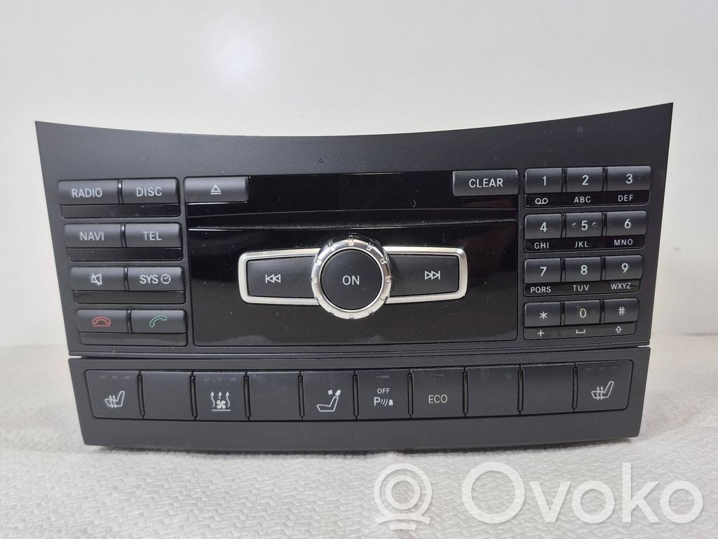 Mercedes-Benz E W212 Panel / Radioodtwarzacz CD/DVD/GPS 