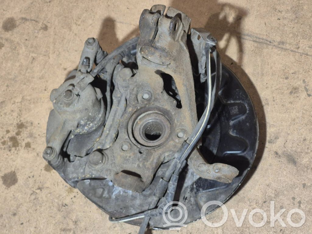 Volkswagen Golf VII Zwrotnica koła przedniego 