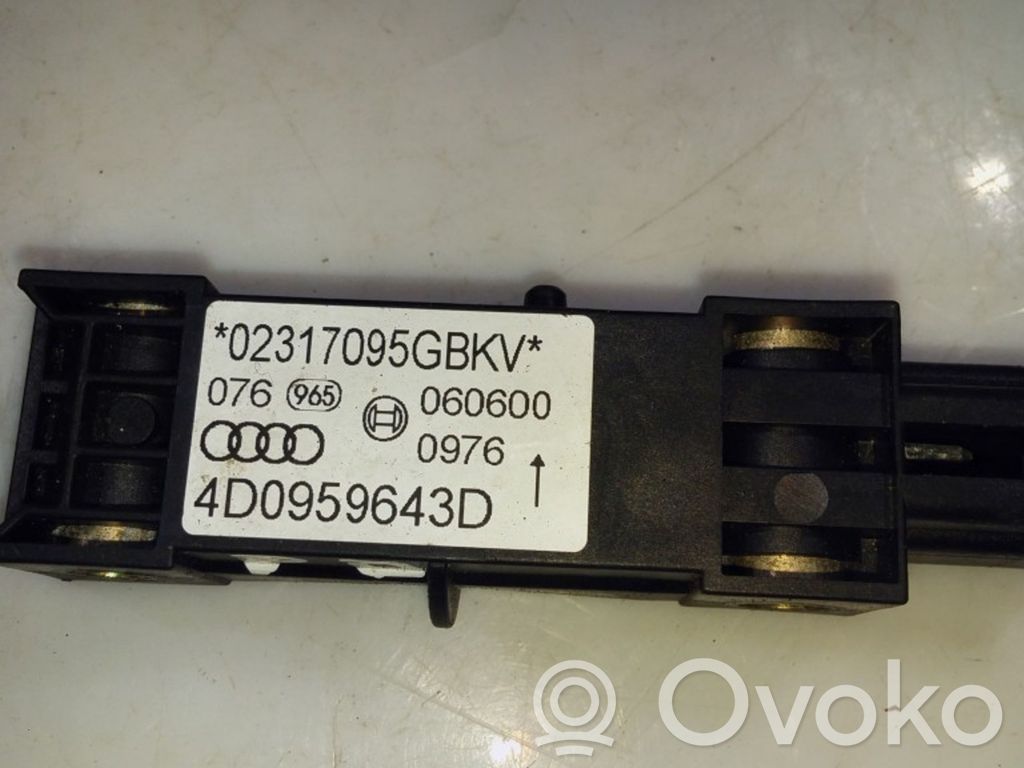 Audi A8 S8 D2 4D Airbag deployment crash/impact sensor 