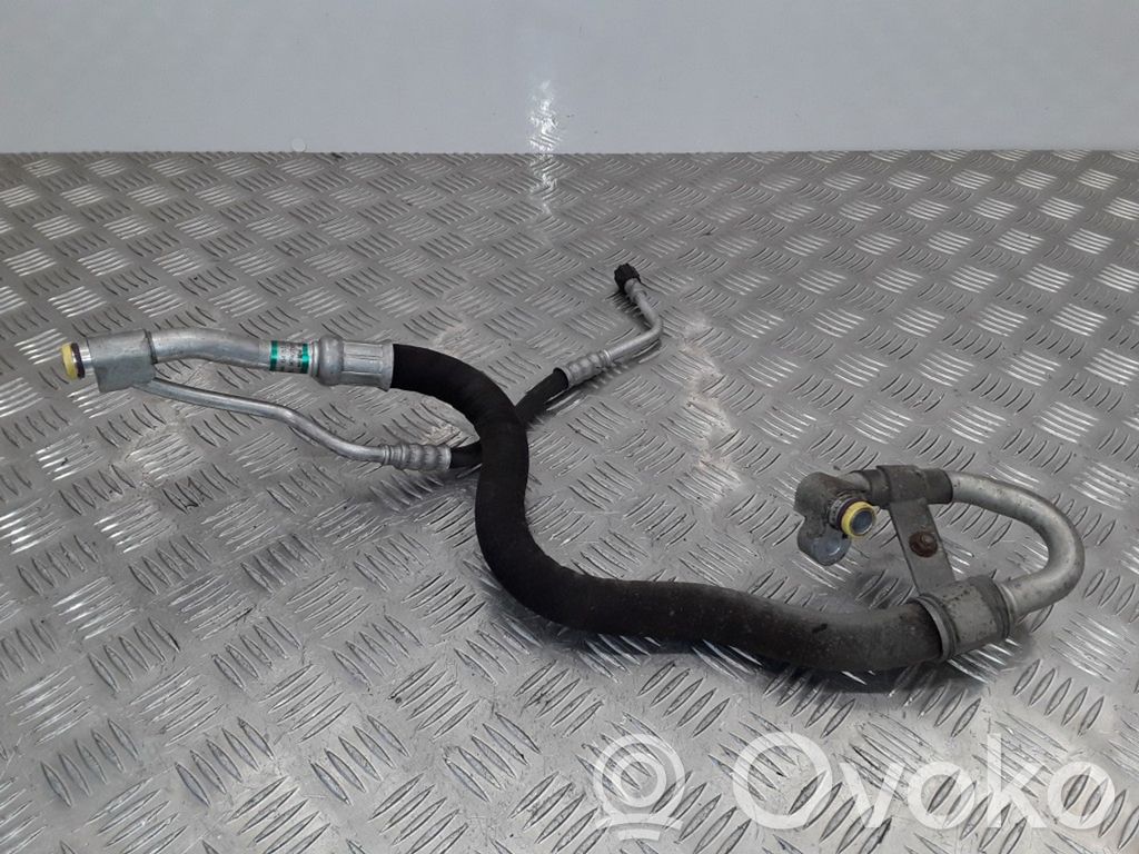 BMW 3 E92 E93 Ilmastointilaitteen putki (A/C) 