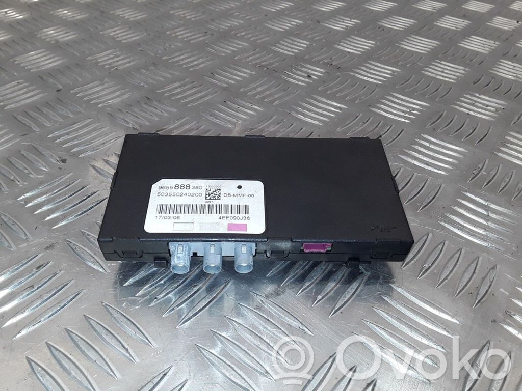 Peugeot 607 Antenos stiprintuvas 