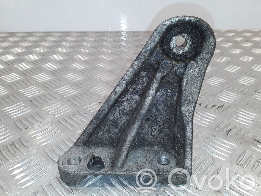 Jaguar S-Type Engine mounting bracket 