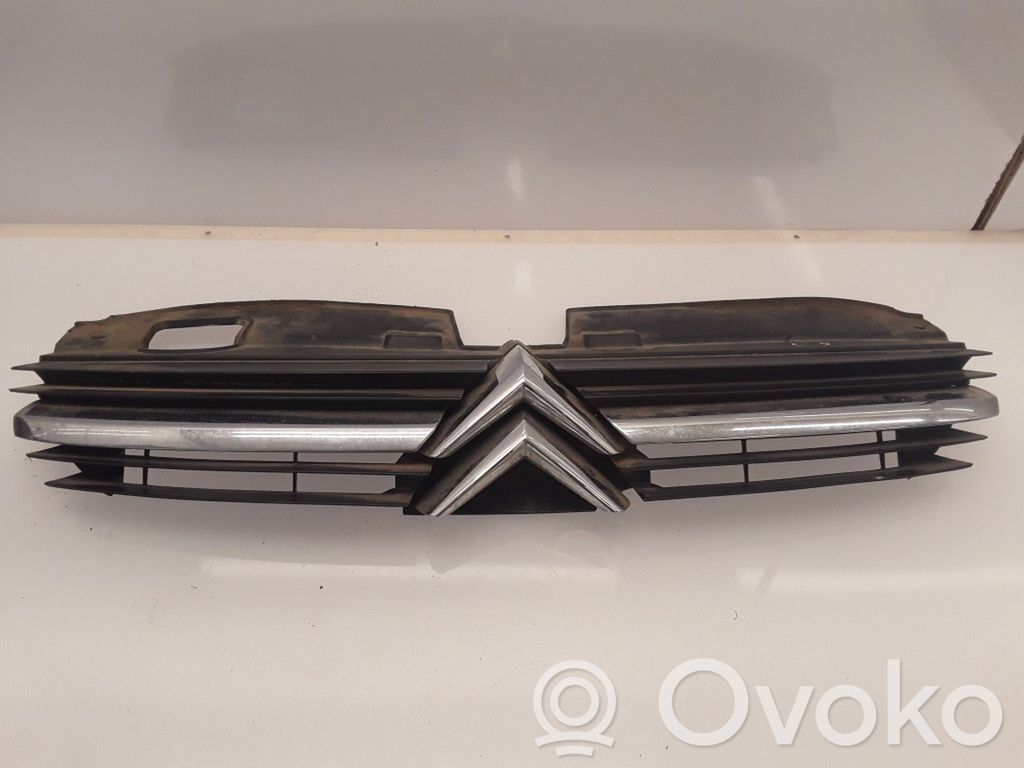 Citroen C5 Front bumper upper radiator grill 