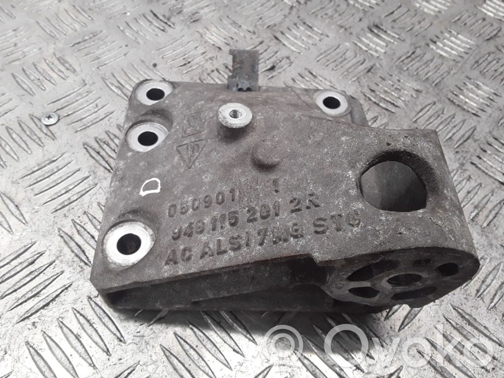 Porsche Cayenne (9PA) Engine mounting bracket 