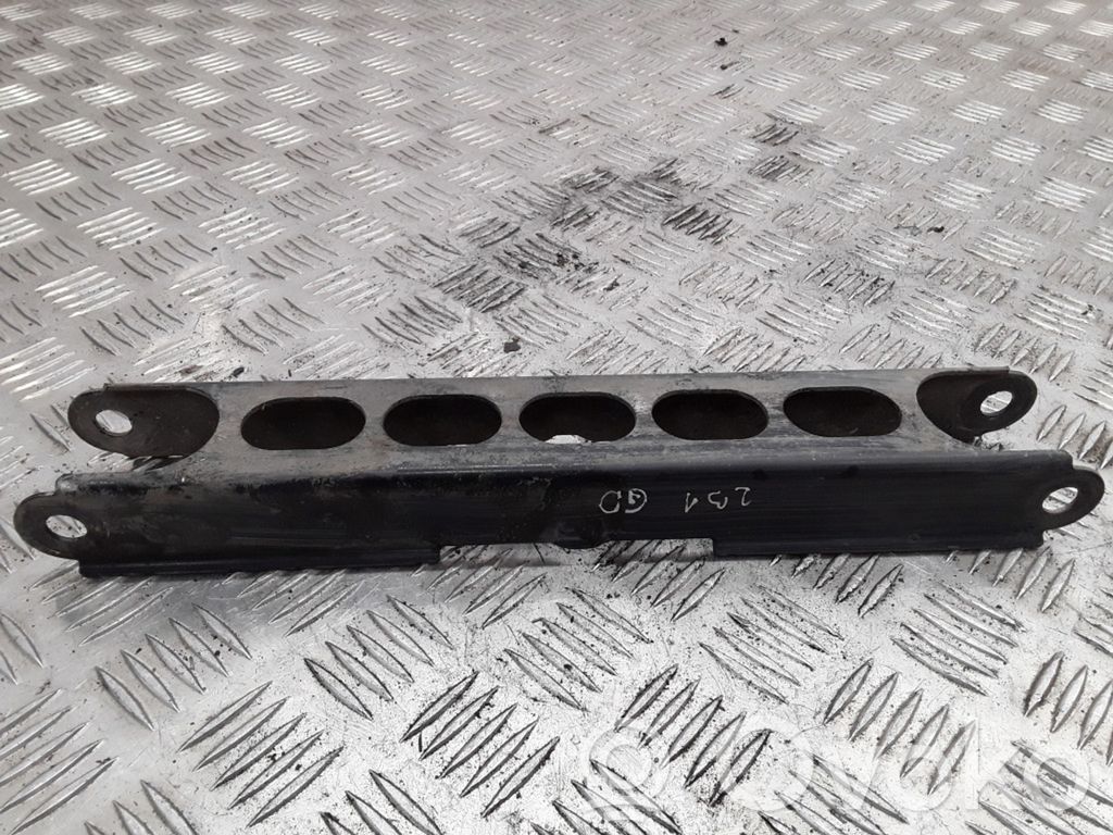 BMW 1 E82 E88 Cits aizmugures šasijas elements 