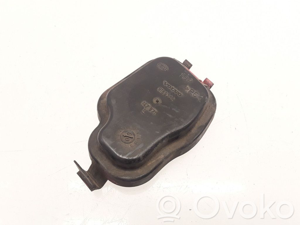 Volvo S70  V70  V70 XC Headlight/headlamp dust cover 